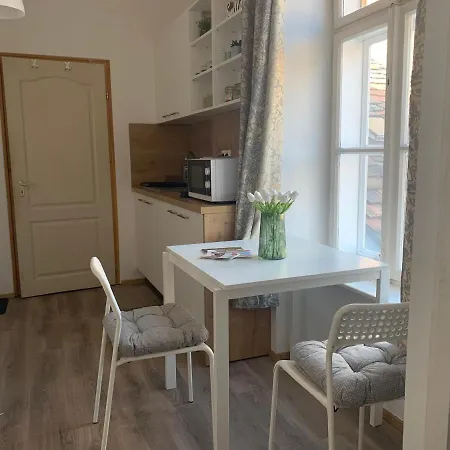 Studio77 Apartman * Sopron